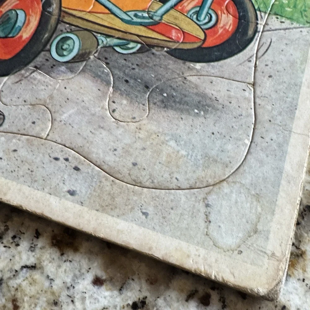 Vintage Disney Donald Duck Skateboard Frame-Tray Puzzle Cardboard‎ Whitman 24pc